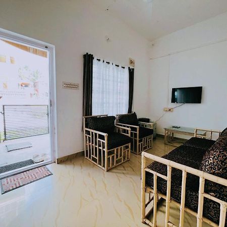 הוילה Chikmagalūr Hegde Residency מראה חיצוני תמונה