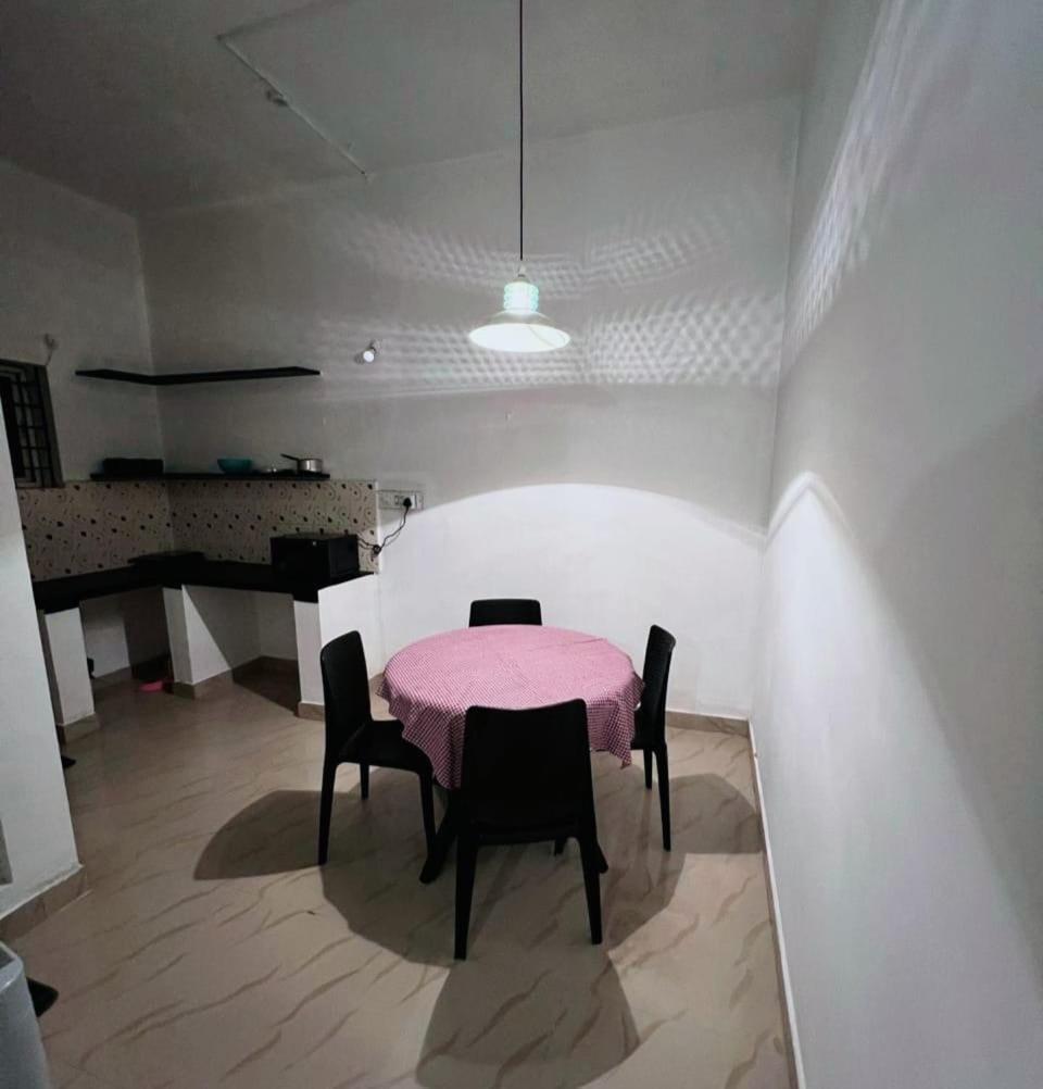 הוילה Chikmagalūr Hegde Residency מראה חיצוני תמונה