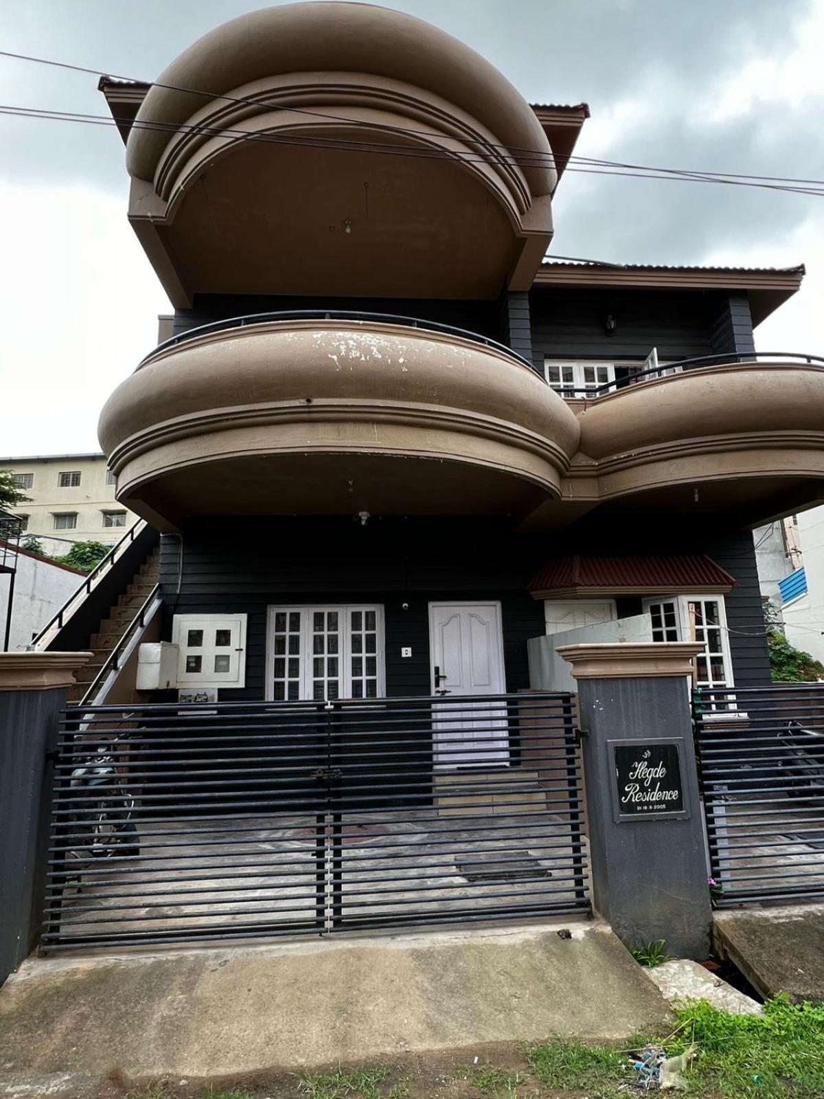 הוילה Chikmagalūr Hegde Residency מראה חיצוני תמונה